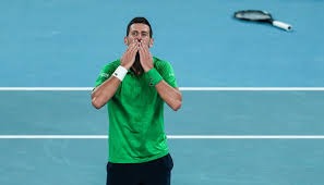 斯洛特：我们没有可用的边锋，派出两名9号球员是合乎逻辑的